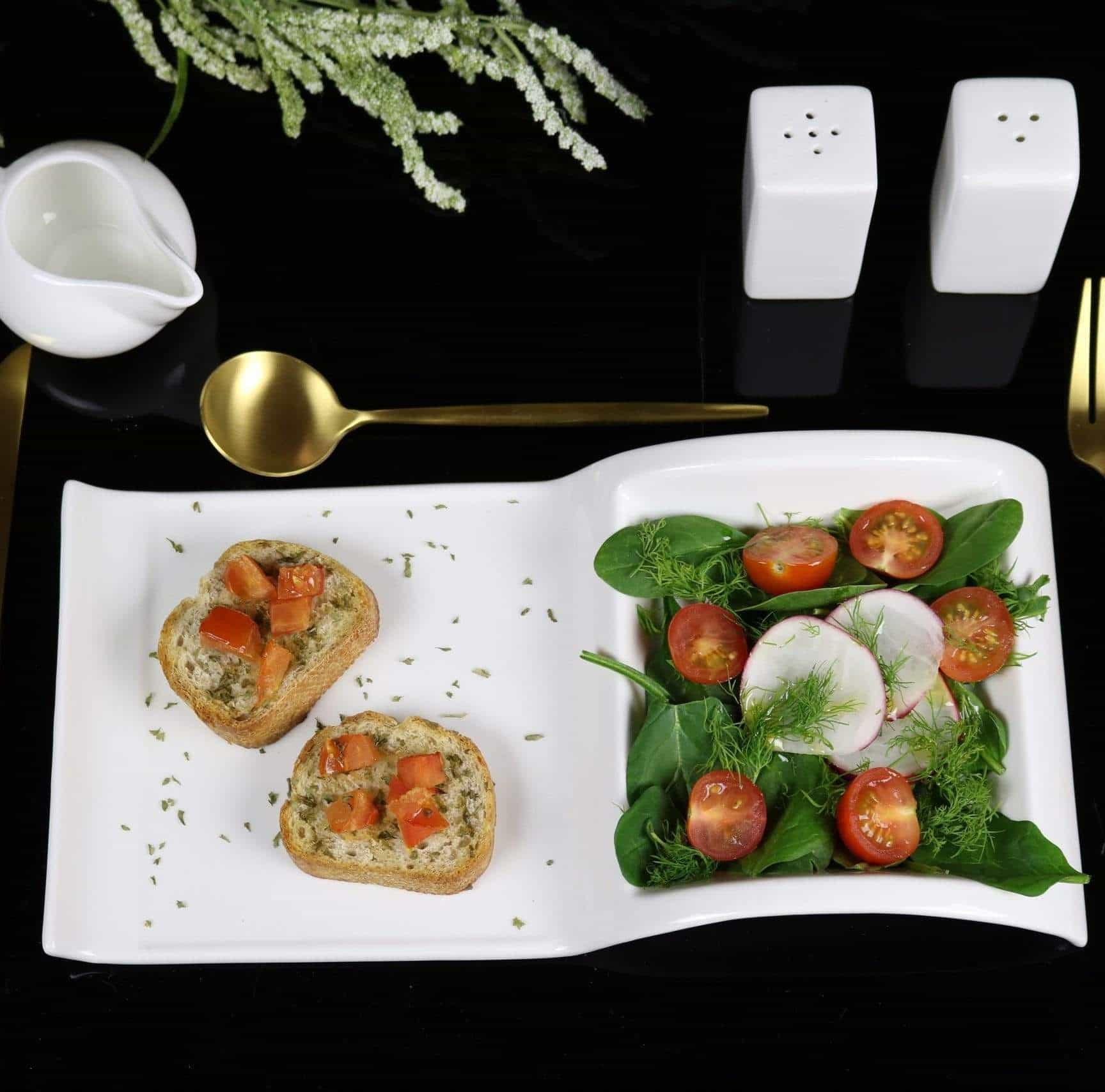 China Sectional Salad Plate Set little white dish